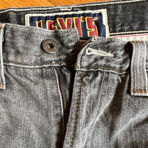 Grey low boot cut Levi’s - Picture 6 of 7